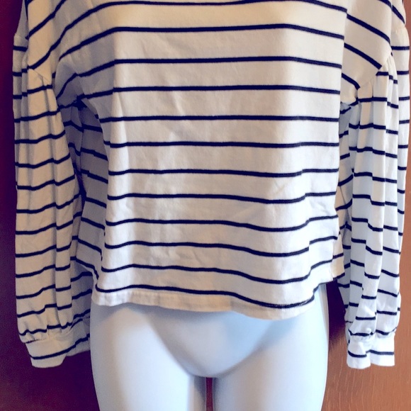 💋Listicle Stripe T shirt black White Puff Sleeve - Picture 3 of 7